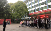 深入学习“四史”，牢记初心使命----外国语学院周一升旗仪式